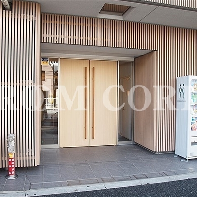 
						エントランス
