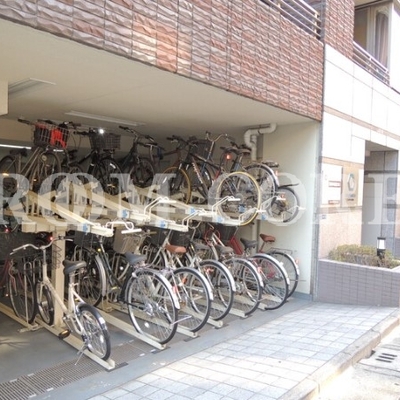 
						共用施設