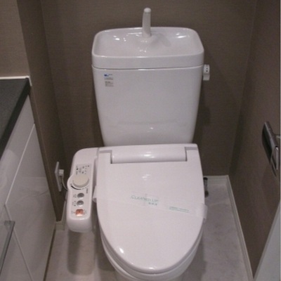 
						トイレ
