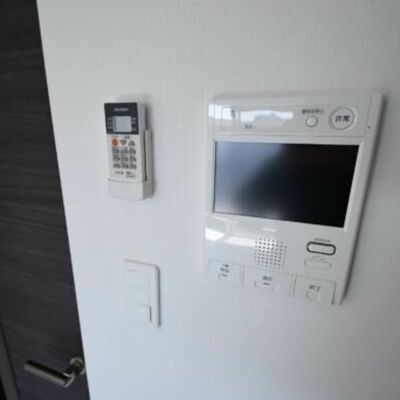
						TVモニター