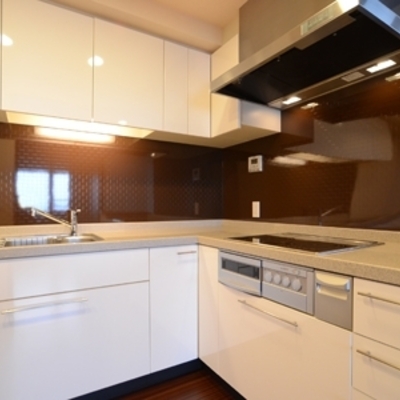 
						キッチン