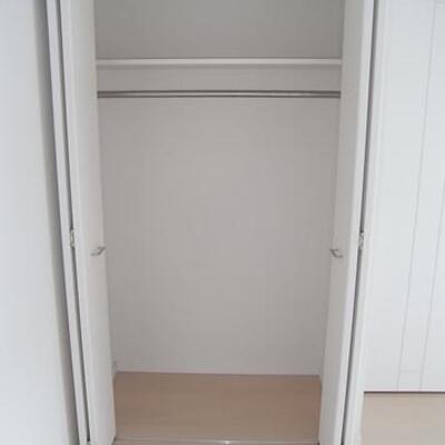 
						クローゼット