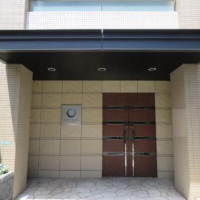 
						エントランス