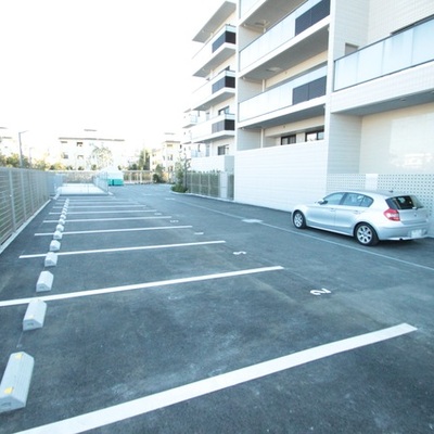 
						共用施設　駐車場