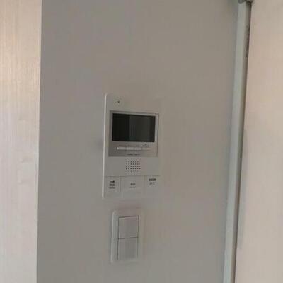 
						インターホン