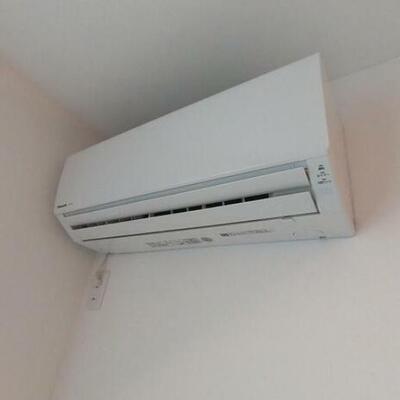 
						エアコン