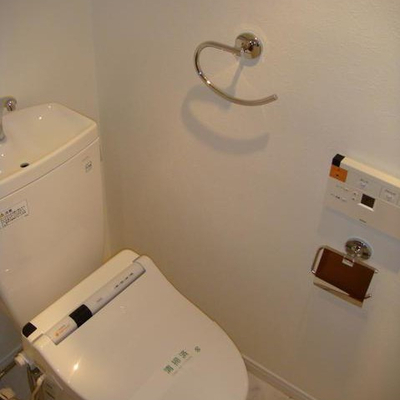 
						トイレ