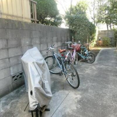 
						共用施設