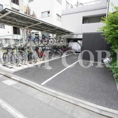 
						共用施設