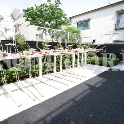 
						共用施設