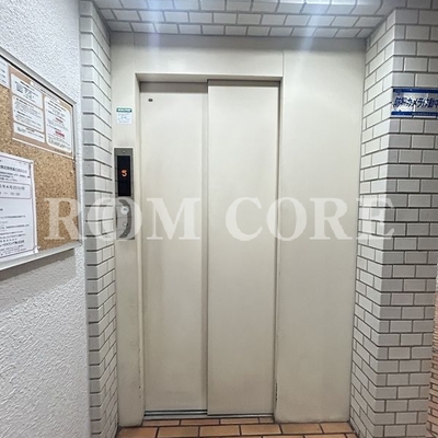 
						エレベーター