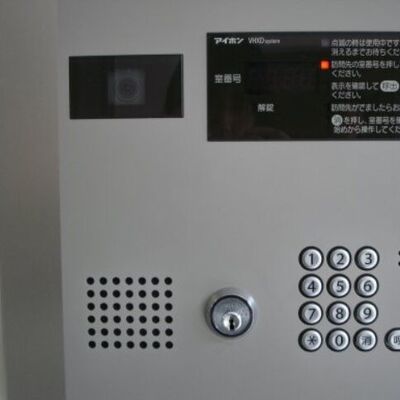 
						オートロック