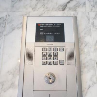 
						オートロック
