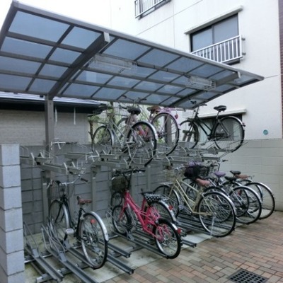 
						駐輪場