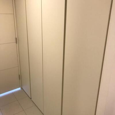 
						収納