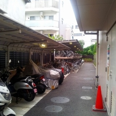 
						共用施設
