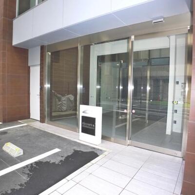 
						エントランス
