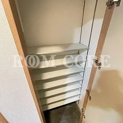 
						シューズボックス