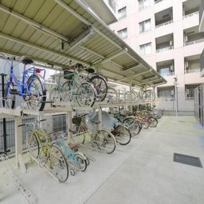 
						駐輪場