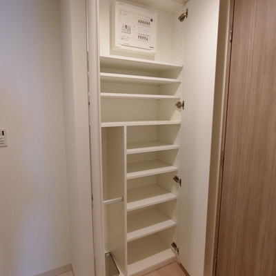 
						シューズBOX