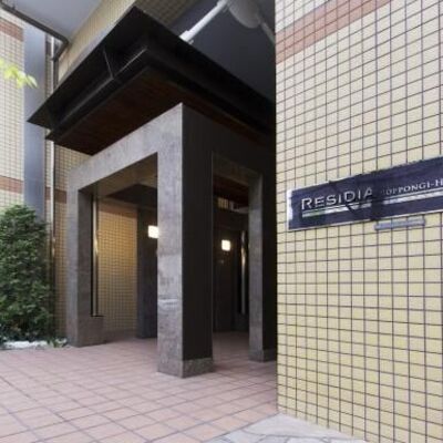 
						エントランス