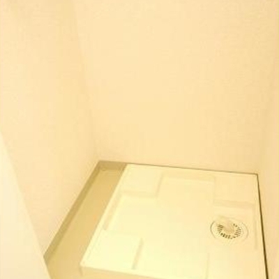 
						洗濯機置き場