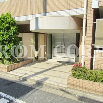 
						エントランス