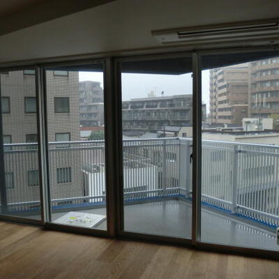 
						部屋3
