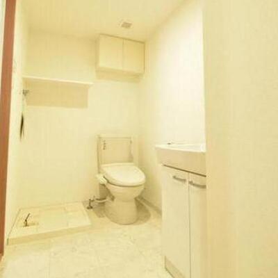 
						パウダールーム