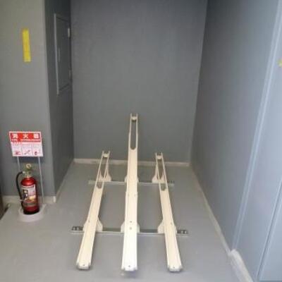 
						駐輪場