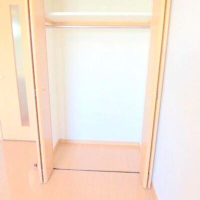 
						クローゼット
