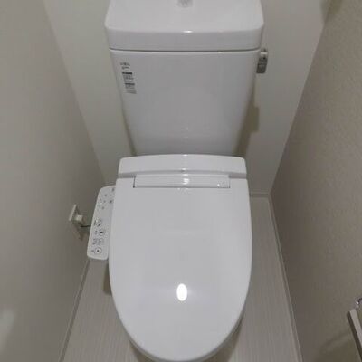 
						トイレ