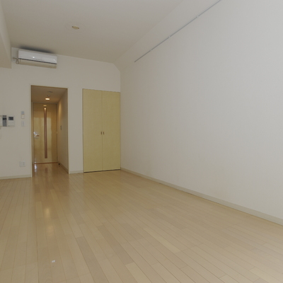 
						室内