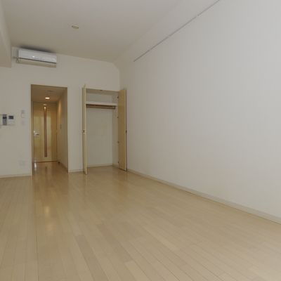 
						室内