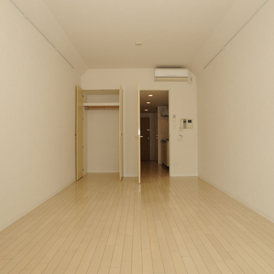 
						室内