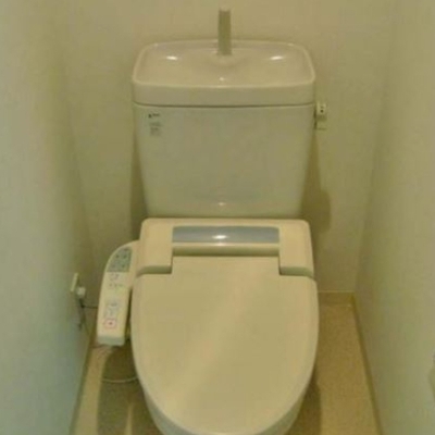 
						トイレ