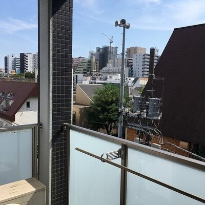 
						バルコニー