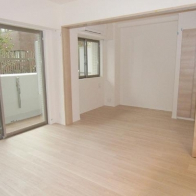 
						内装
