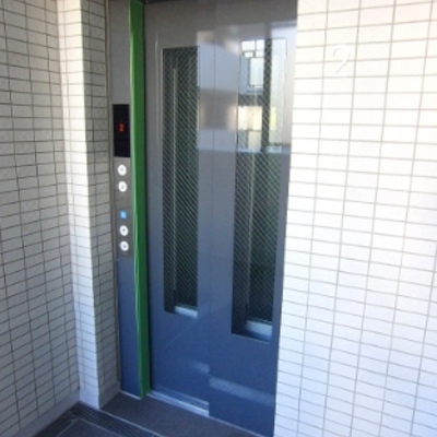 
						エレベーター
