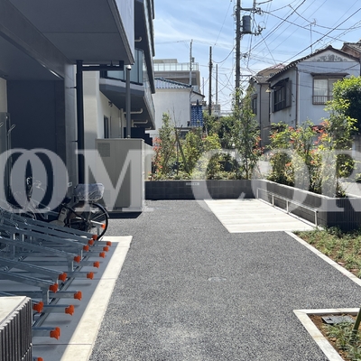 
						駐輪場