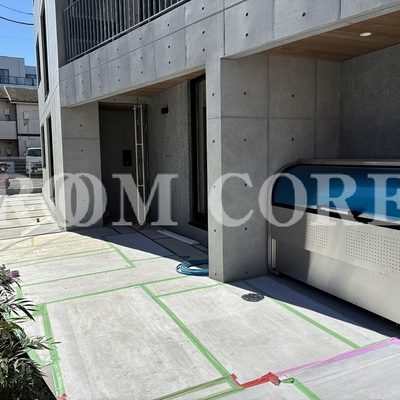 
						ごみ置き場