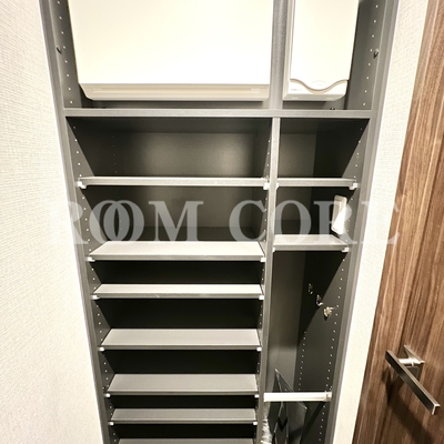
						シューズボックス