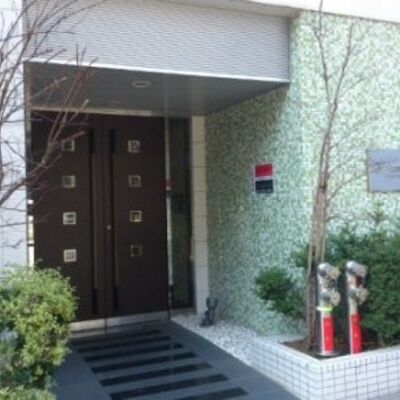 
						エントランス