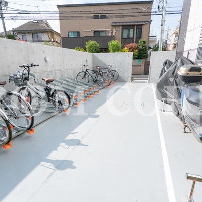 
						共用施設