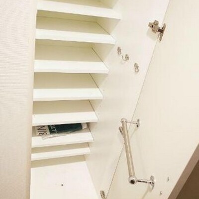 
						シューズボックス