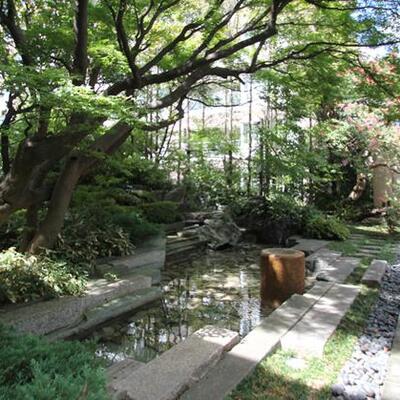 
						庭園