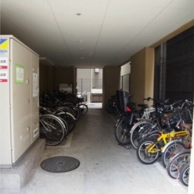 
						共用施設