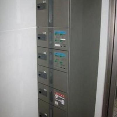
						宅配ボックス