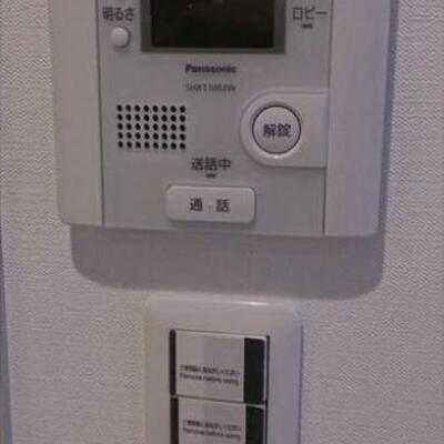 
						モニター