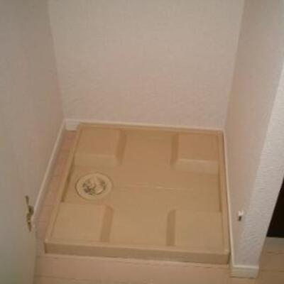 
						洗濯機置き場
